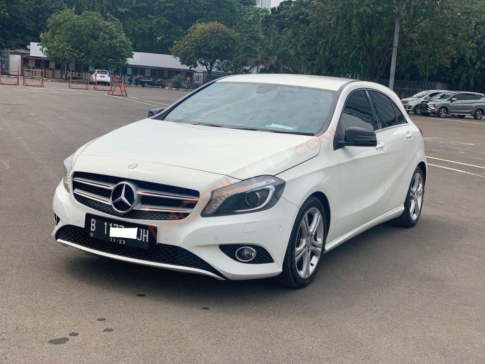 Mobil Mercedes-Benz A-Class 2013