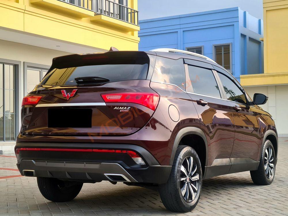 Mobil Wuling Almaz 2019