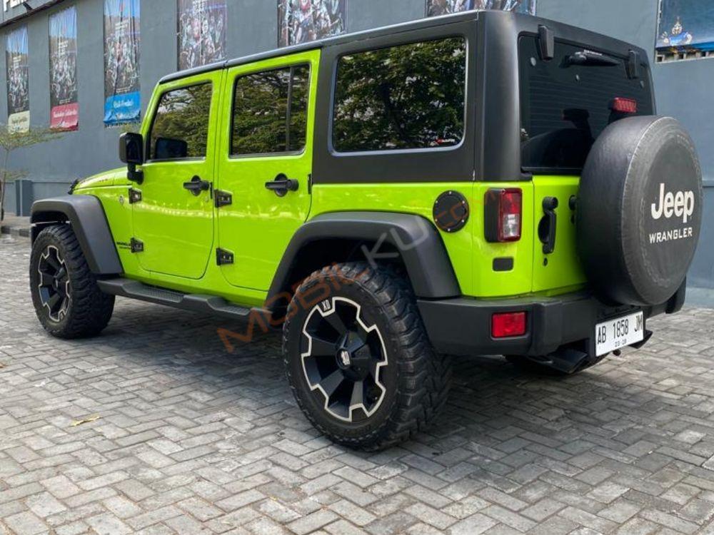 Mobil Jeep Wrangler 2012