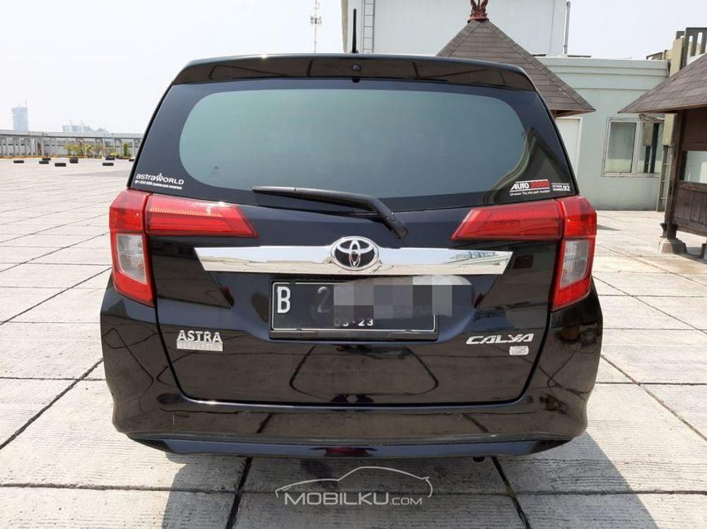 Mobil Toyota Calya 2018