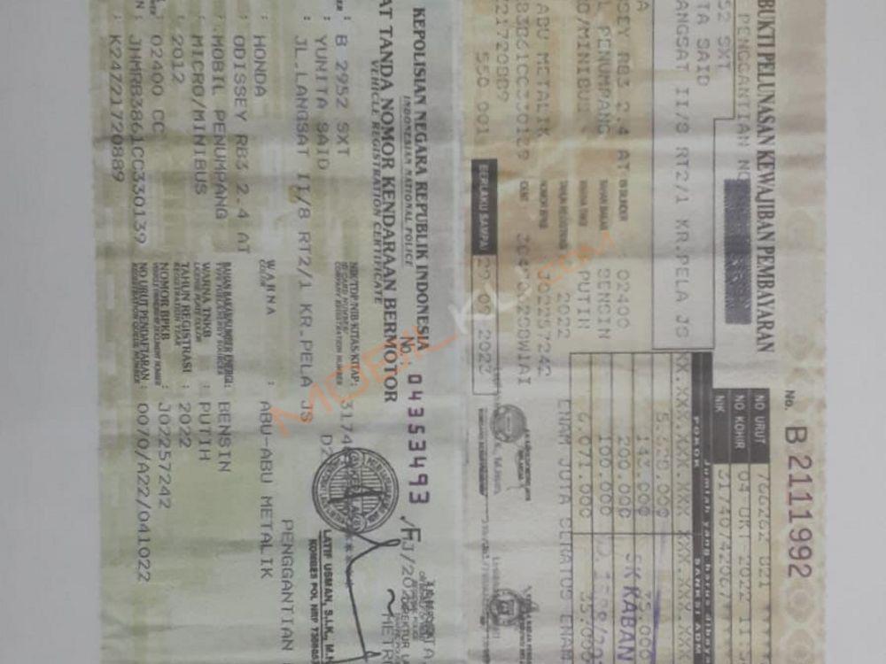 Mobil Honda Odyssey 2012