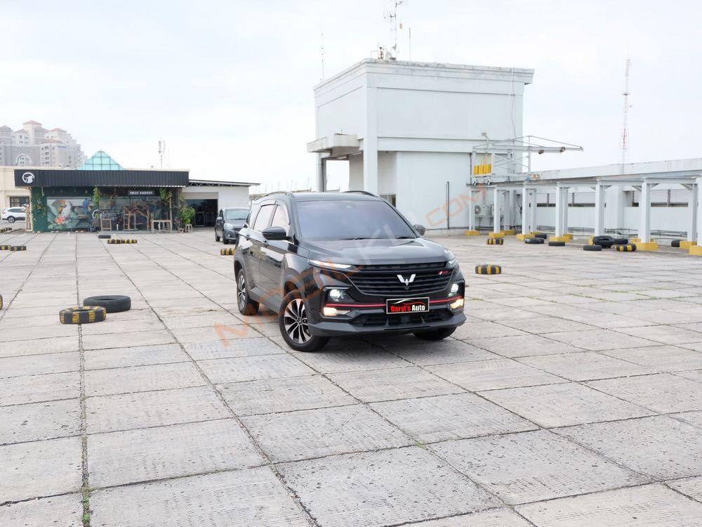 Mobil Wuling Almaz 2021