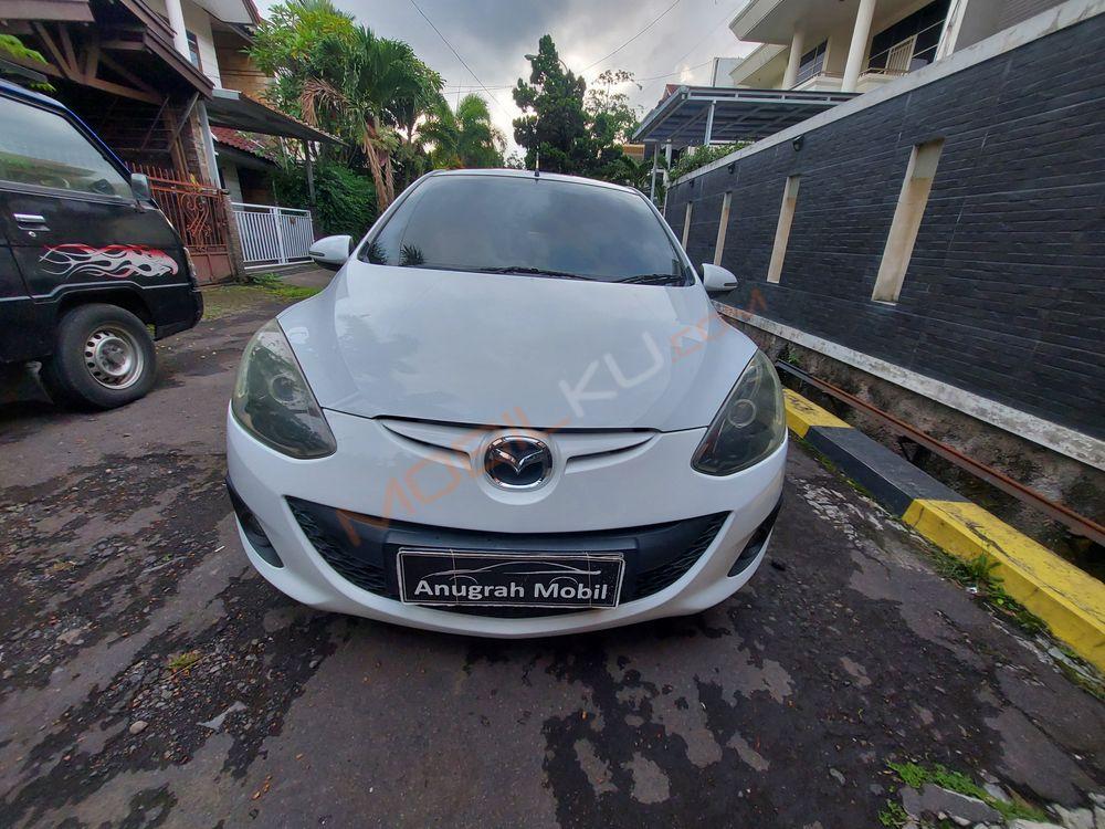 Mobil Mazda 2 Hatchback 2012