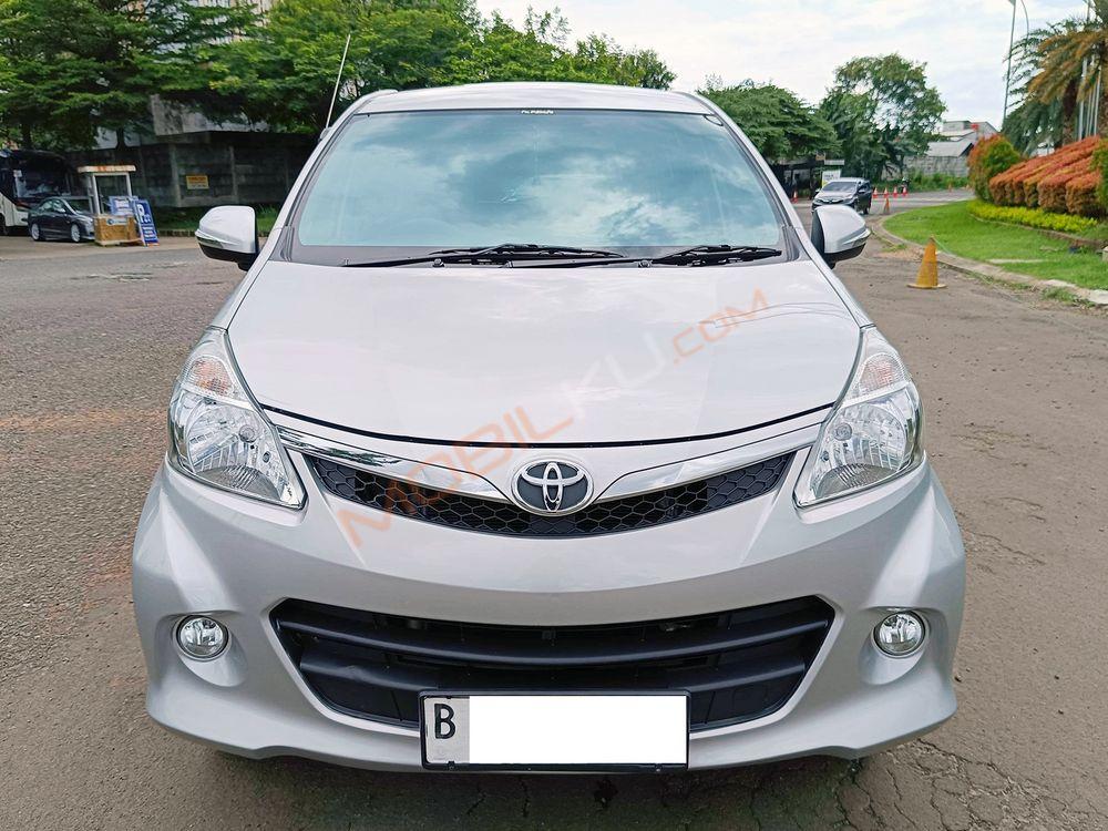 Mobil Toyota Avanza 2013