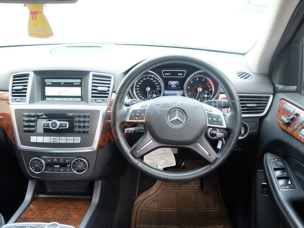 Mobil Mercedes-Benz ML 2015