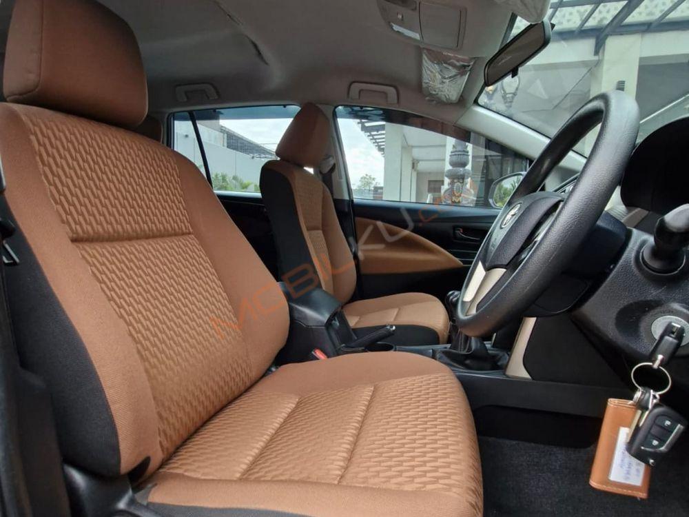 Mobil Toyota Kijang Innova 2019