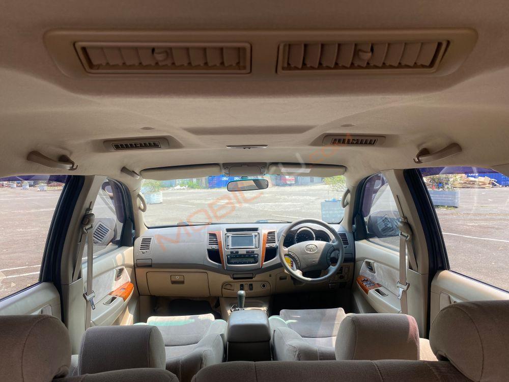 Mobil Toyota Fortuner 2011