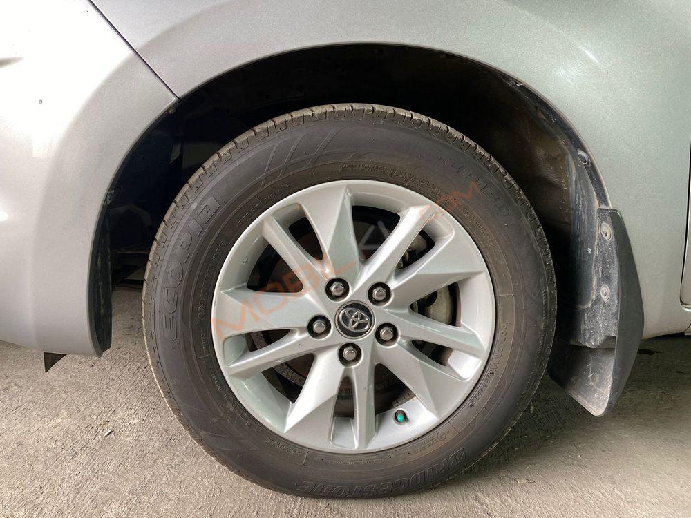 Mobil Toyota Kijang Innova 2020