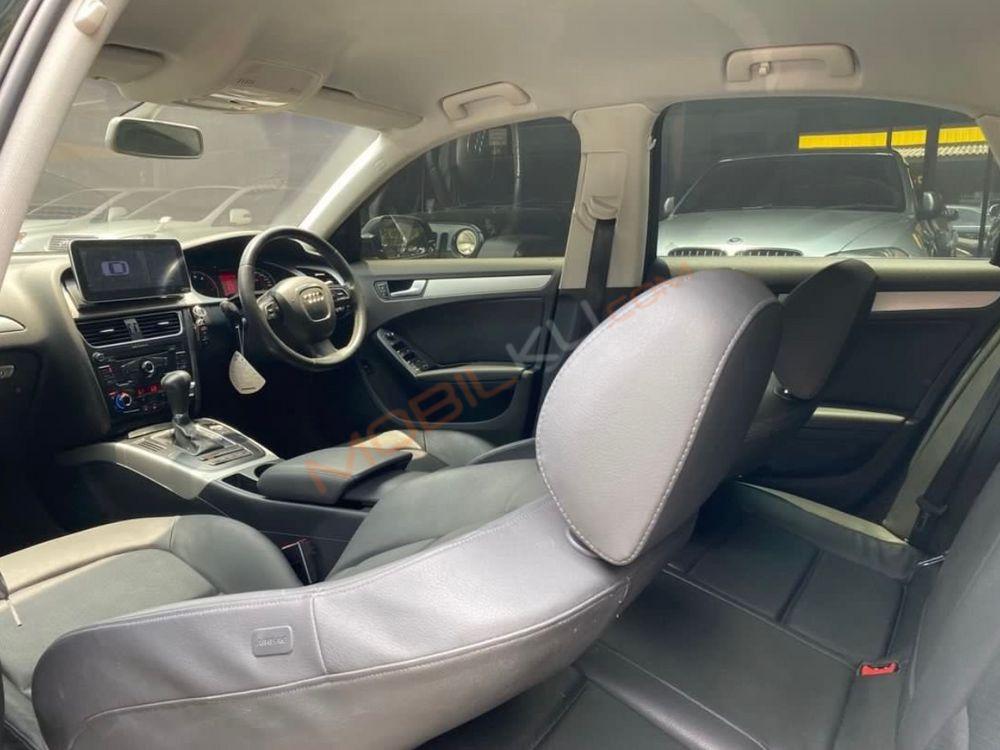 Mobil Audi A4 2010