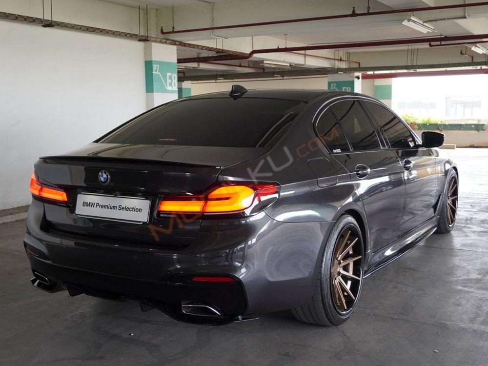Mobil BMW 5 Series 2019