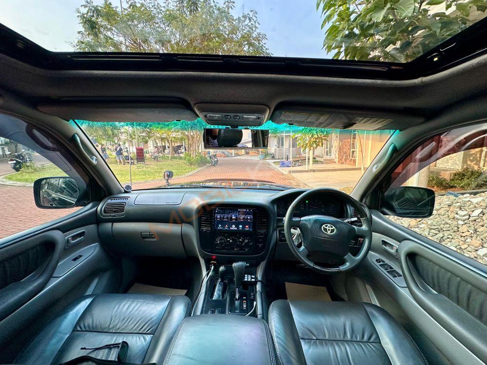 Mobil Toyota Land Cruiser 2002