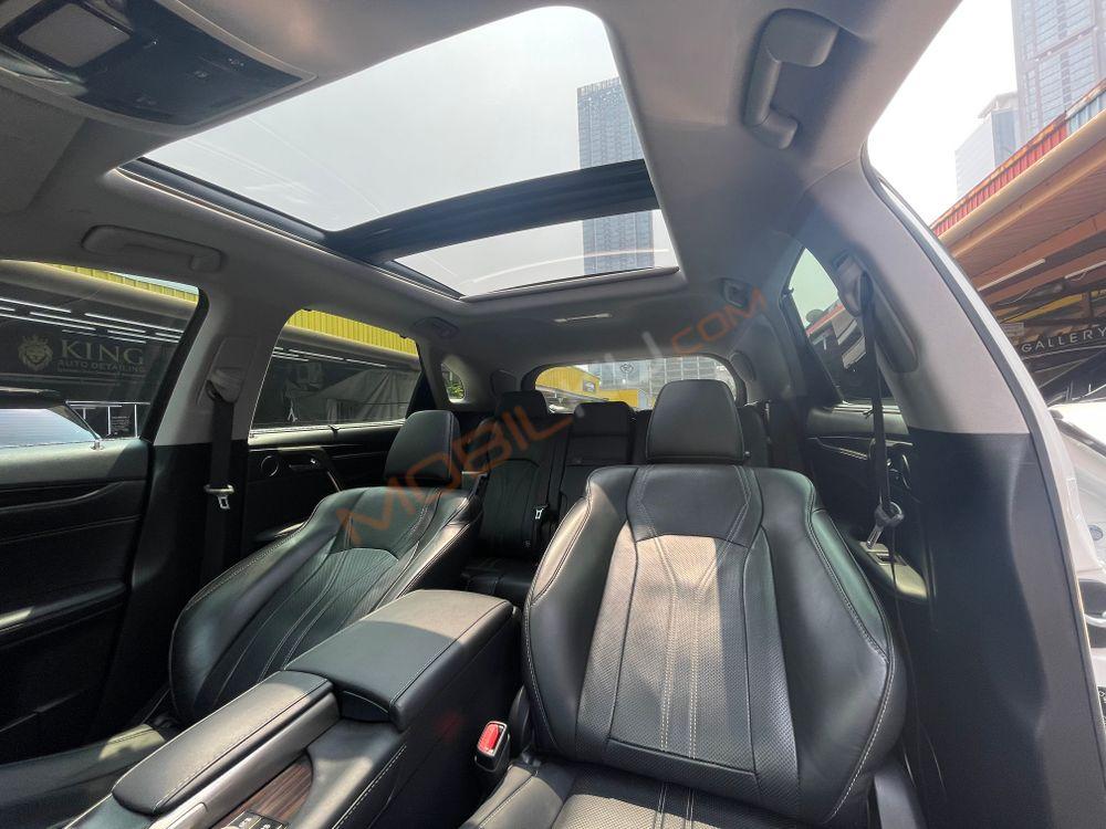 Mobil Lexus RX 2018