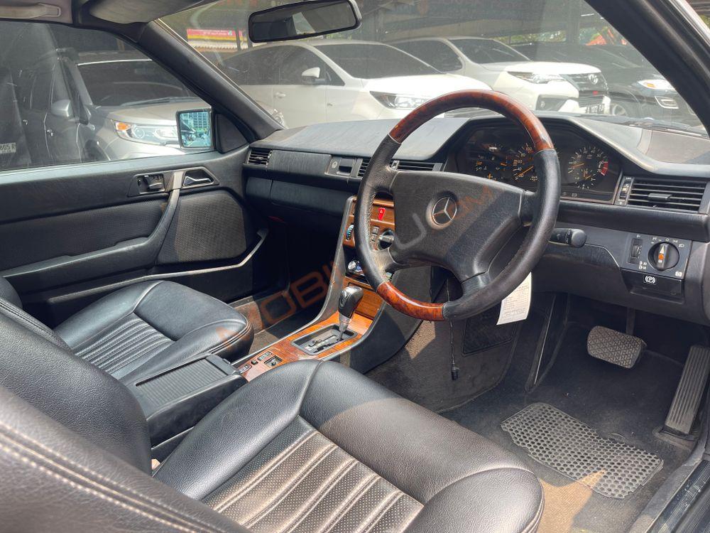 Mobil Mercedes-Benz C-Class 1995