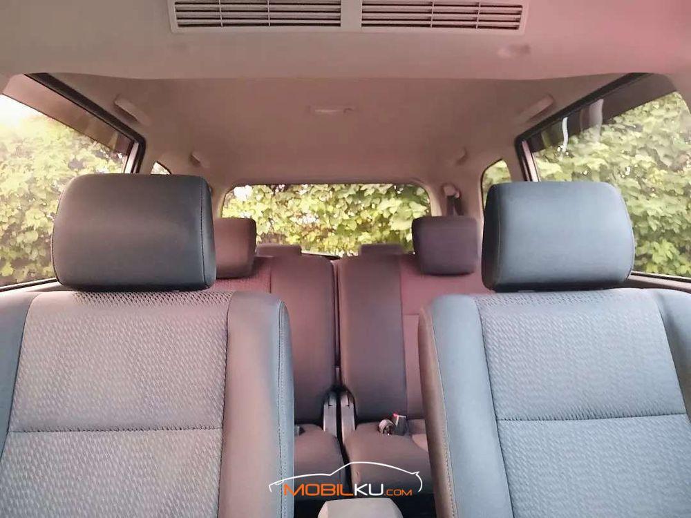 Mobil Toyota Avanza 2013