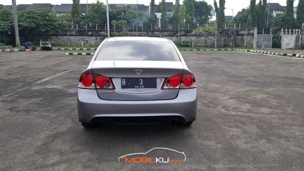 Mobil Honda Civic Sedan 2008