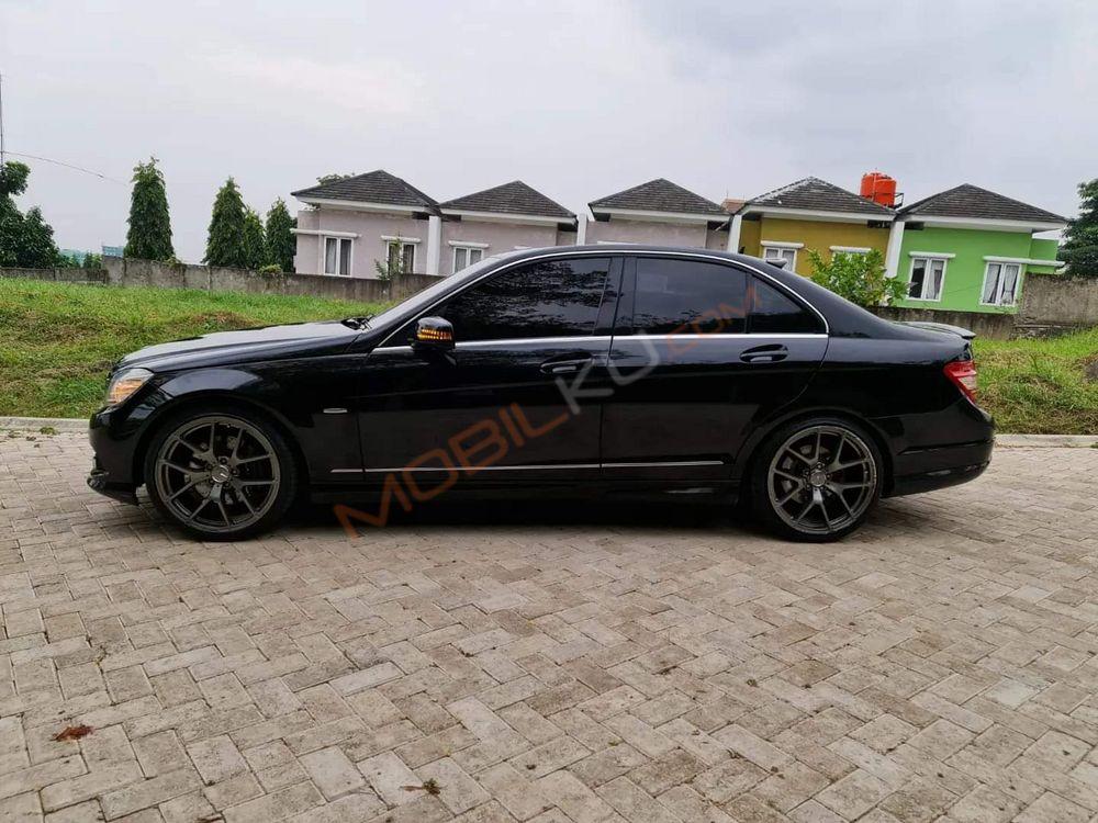 Mobil Mercedes-Benz C-Class 2008