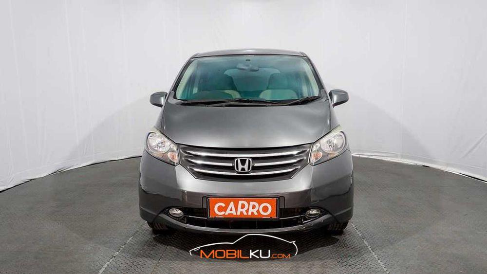 Mobil Honda Freed 2010
