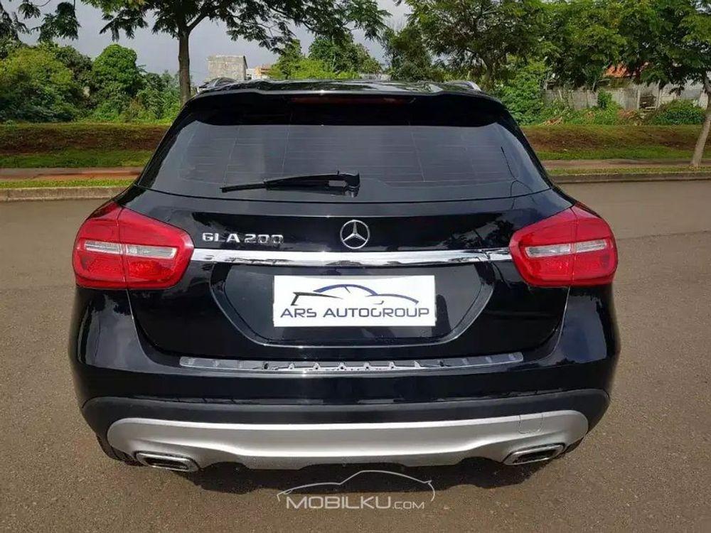 Mobil Mercedes-Benz GLA 2014
