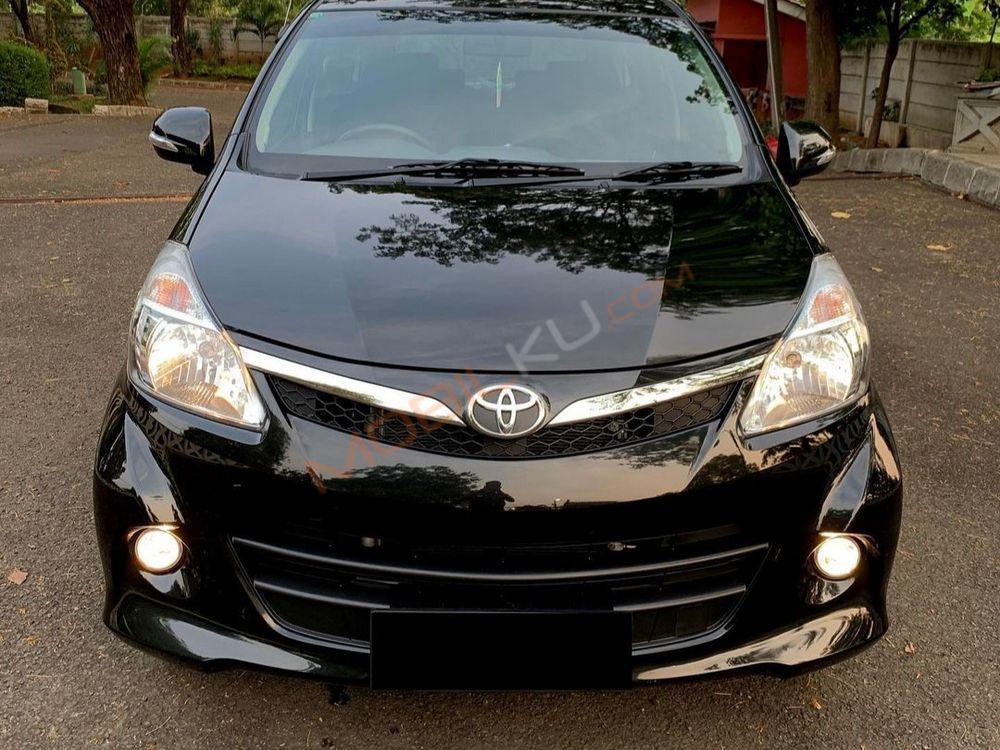 Mobil Toyota Avanza 2014