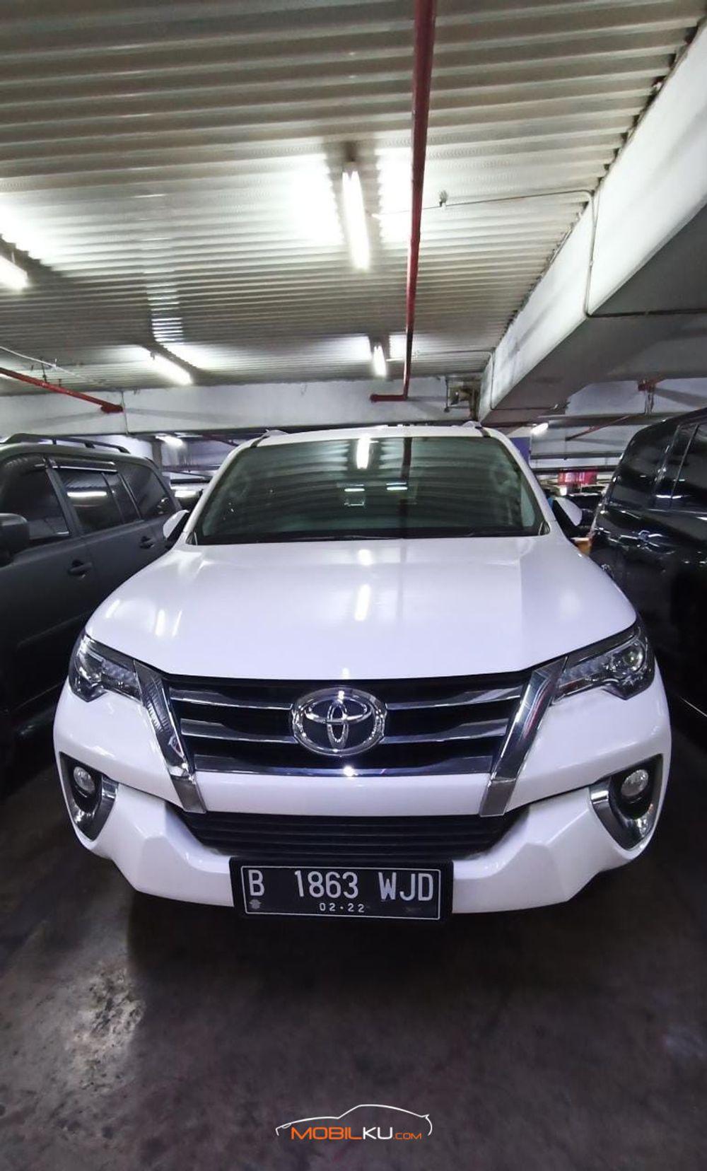 Mobil Toyota Fortuner 2016