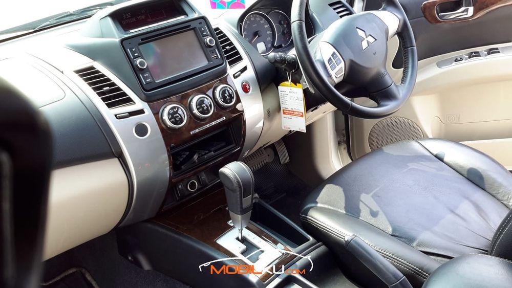 Mobil Mitsubishi Pajero Sport 2015