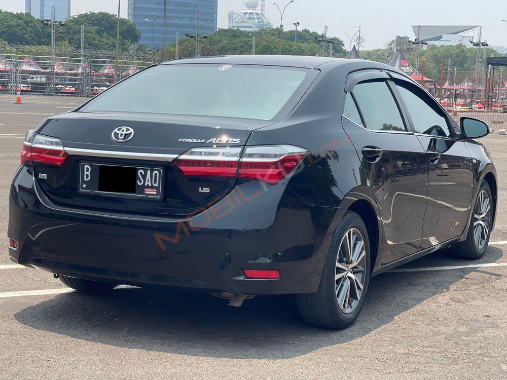 Mobil Toyota Corolla 2018