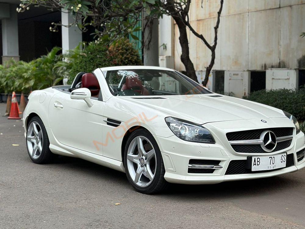 Mobil Mercedes-Benz SLK 2012