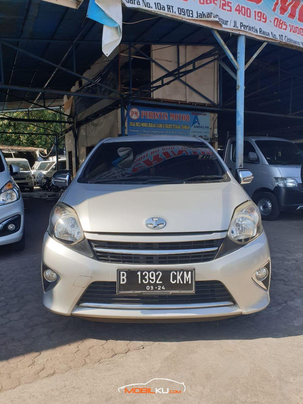 Mobil Toyota Agya 2014
