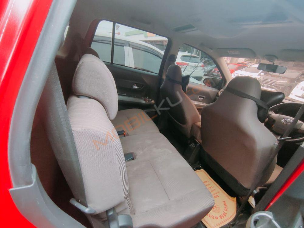 Mobil Toyota Calya 2016