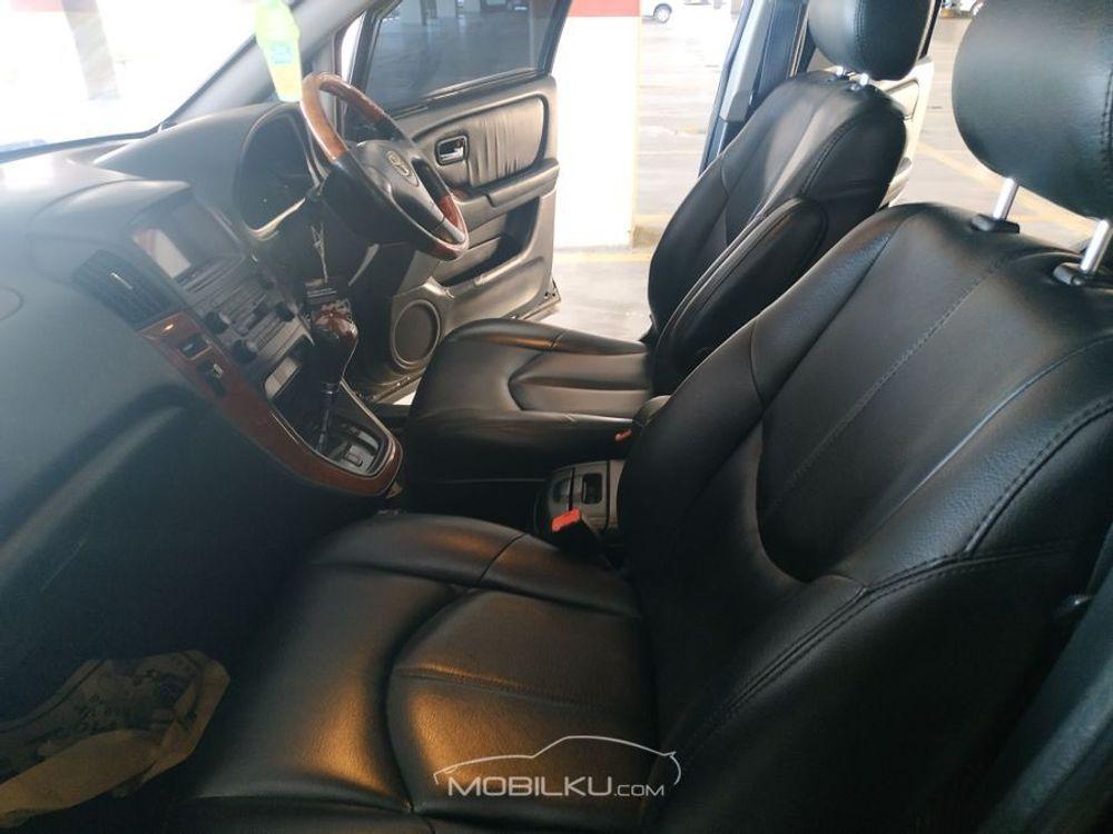 Mobil Toyota Harrier 2002