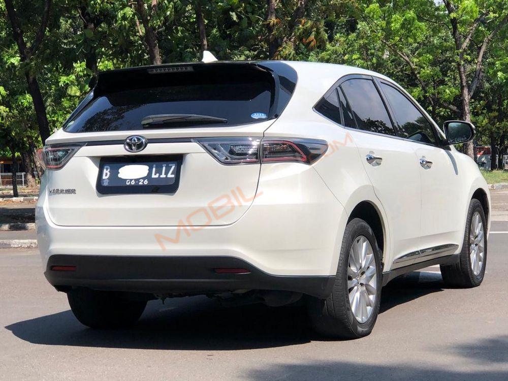 Mobil Toyota Harrier 2015