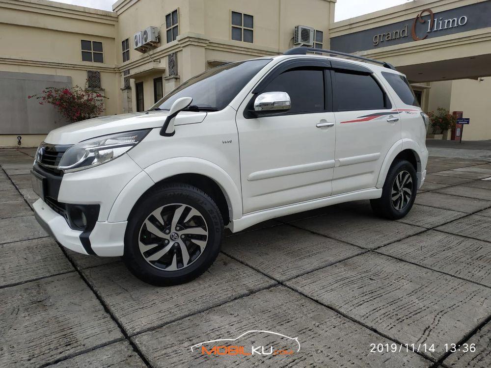 Mobil Toyota Rush 2016