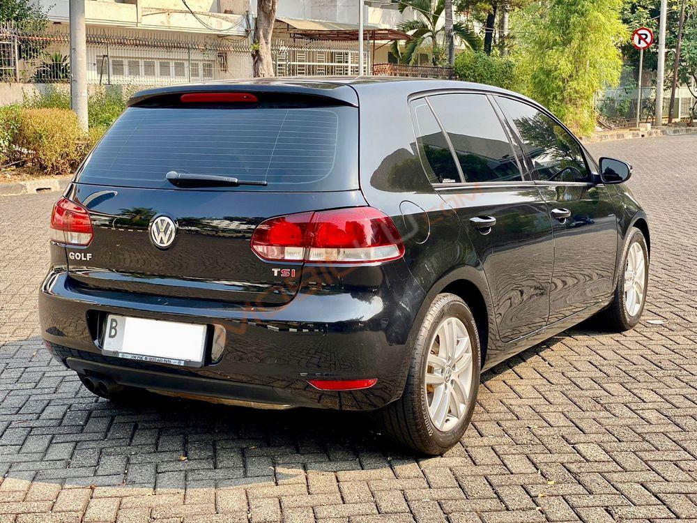 Mobil Volkswagen Golf 2013