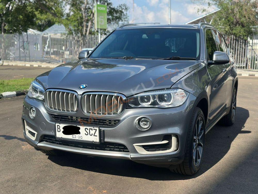 Mobil BMW X5 2015