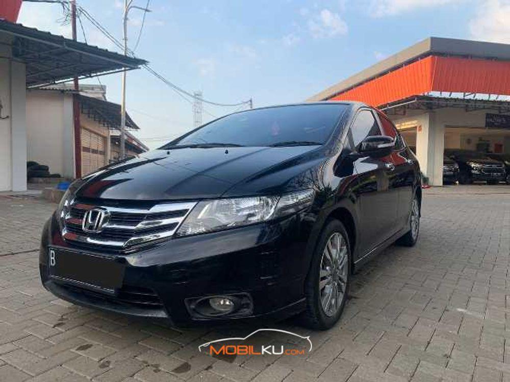 Mobil Honda City Sedan 2012