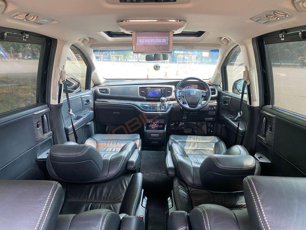 Mobil Honda Odyssey 2016