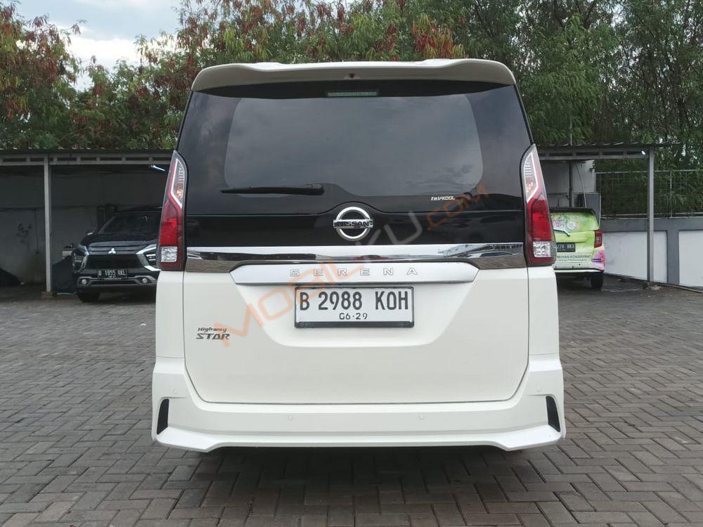 Mobil Nissan Serena 2019