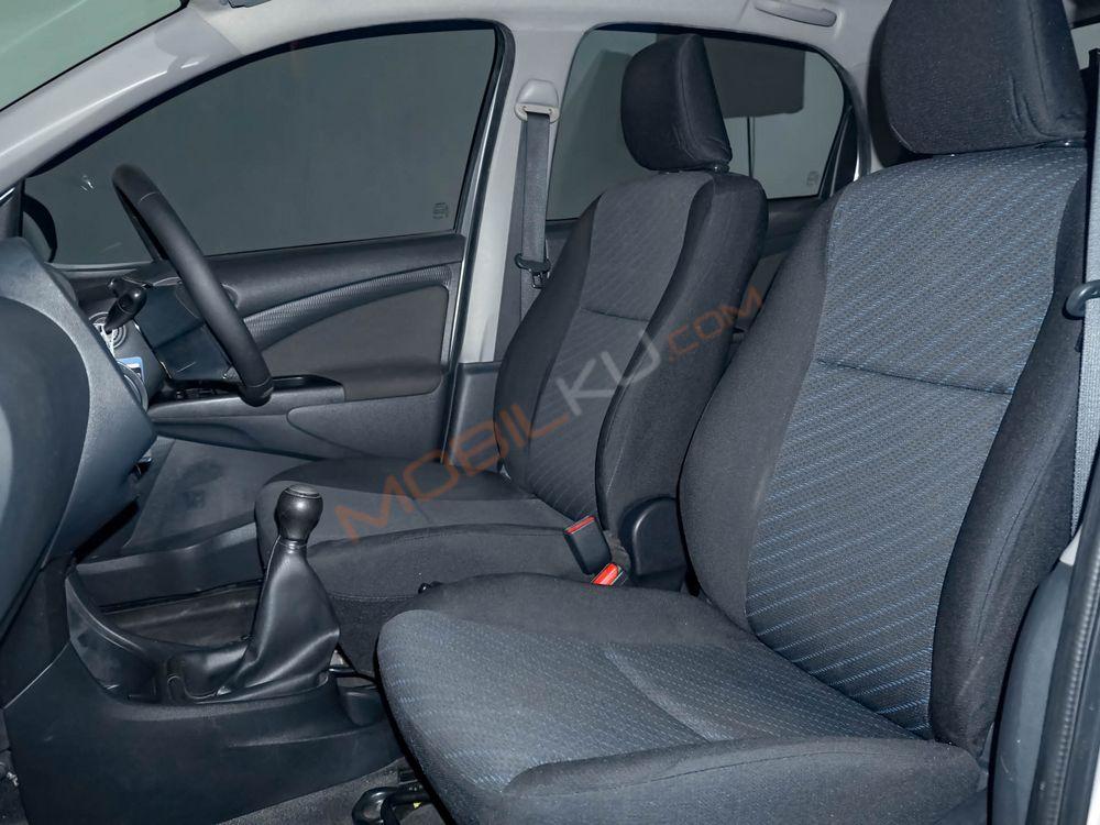 Mobil Toyota Etios 2016