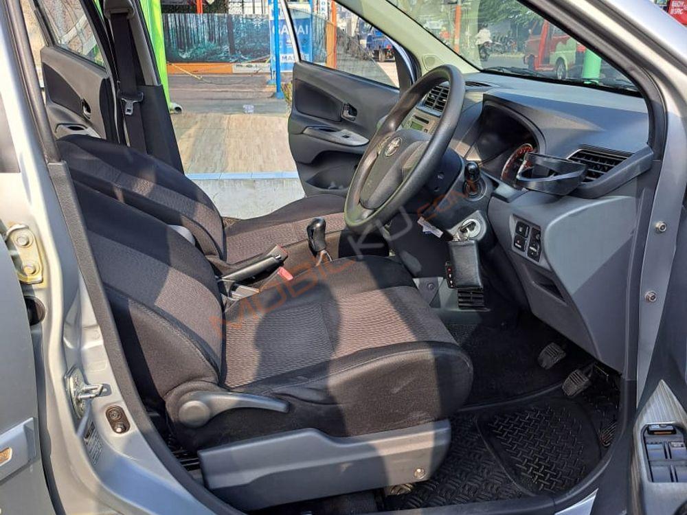 Mobil Toyota Avanza 2014