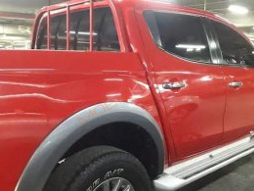 Mobil Mitsubishi Triton 2018