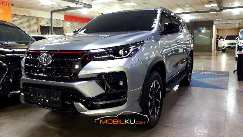 Mobil Toyota Fortuner 2020