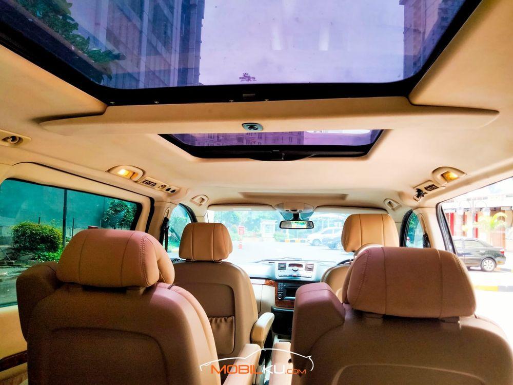 Mobil Mercedes-Benz Viano 2010
