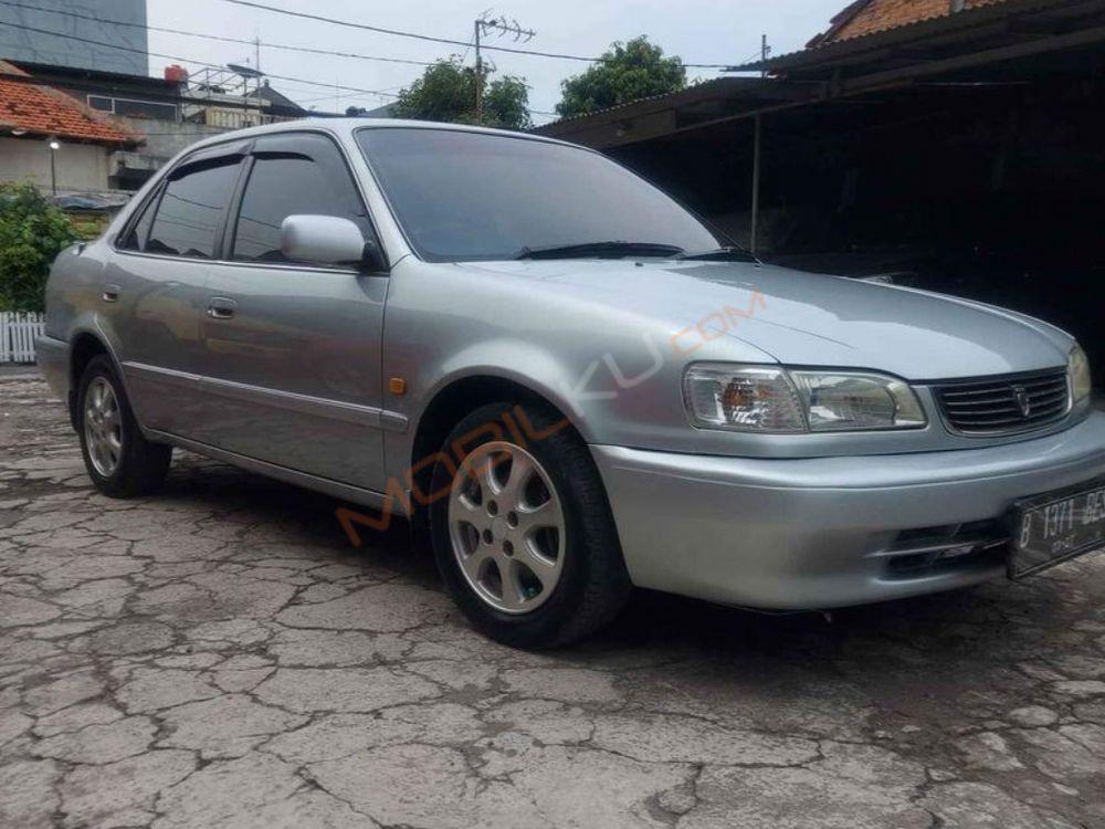 Mobil Toyota Corolla 2001