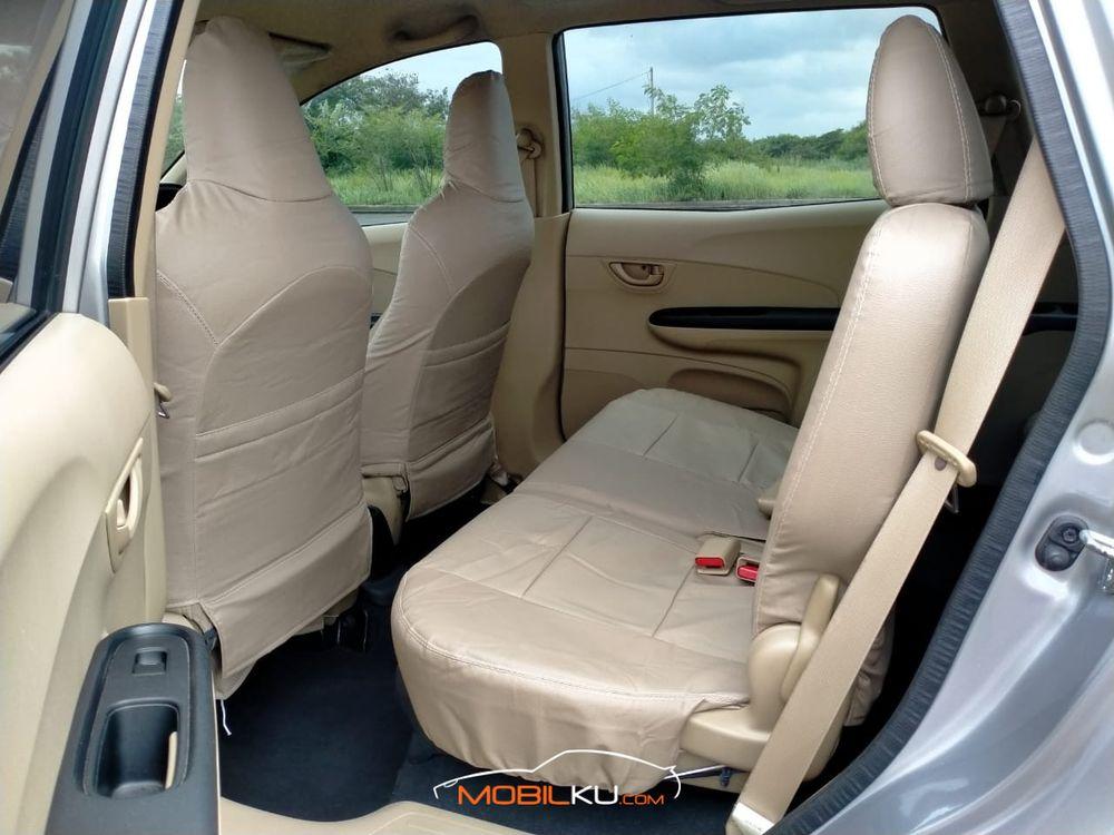 Mobil Honda Mobilio 2016