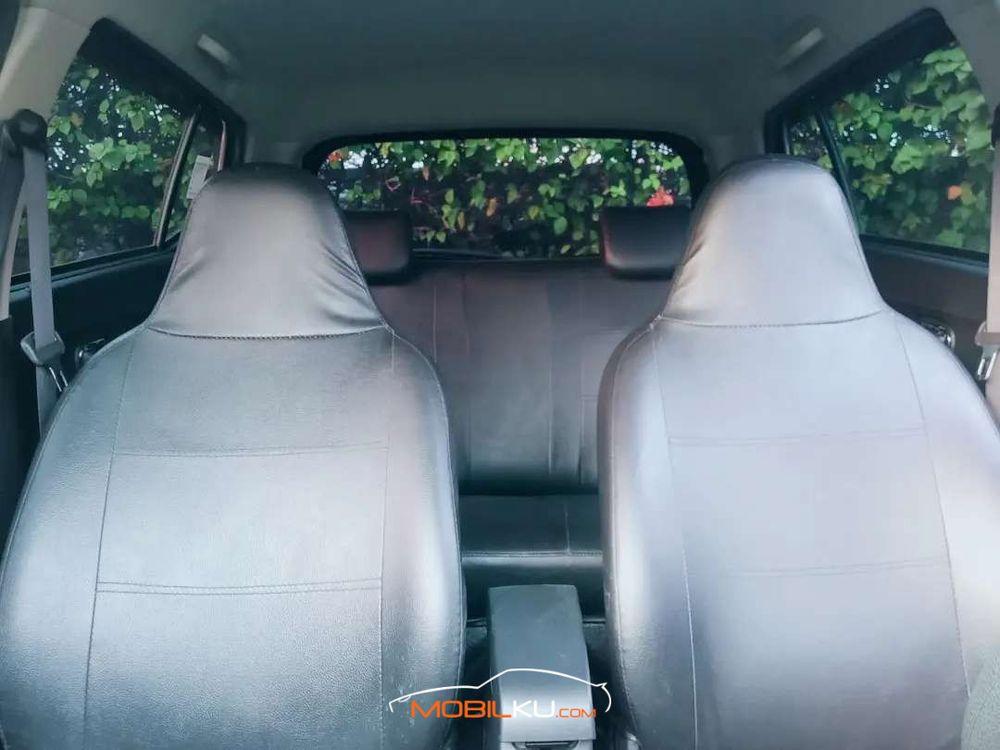 Mobil Toyota Agya 2015
