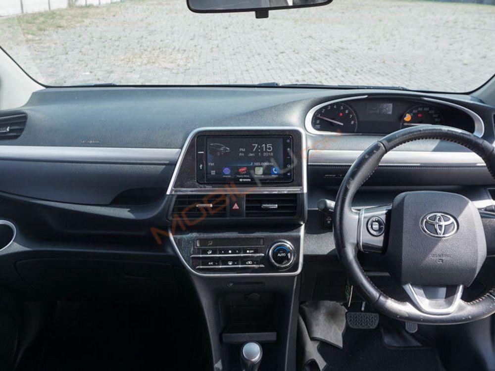 Mobil Toyota Sienta 2018