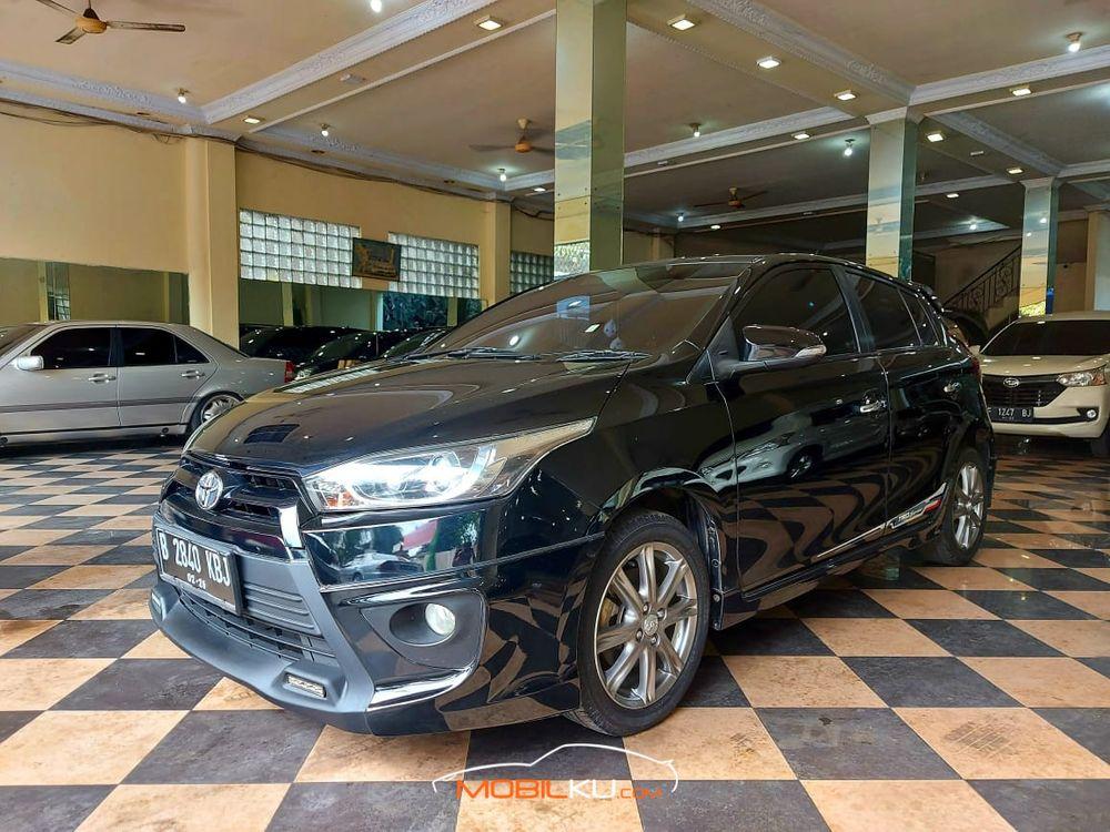 Mobil Toyota Yaris 2016