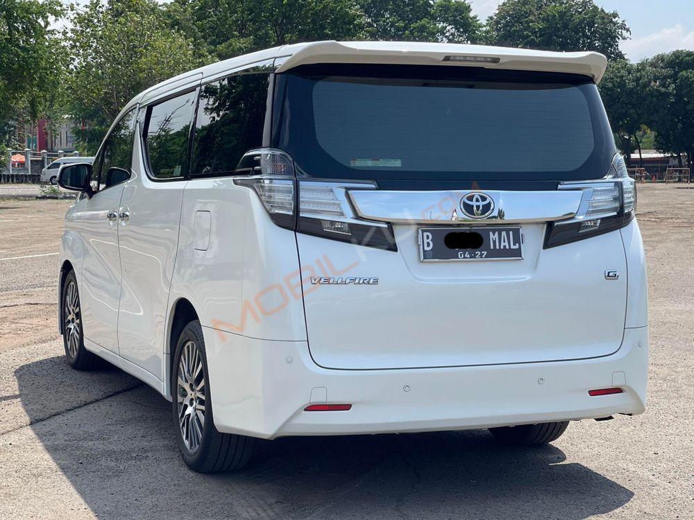 Mobil Toyota Vellfire 2017