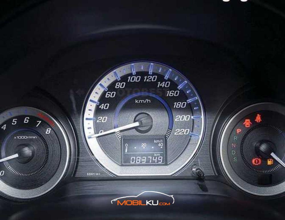 Mobil Honda City Sedan 2012