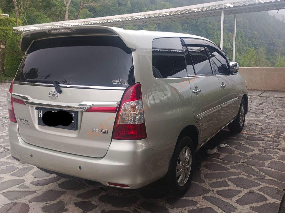 Mobil Toyota Kijang Innova 2014